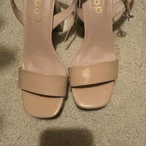 Kelly & Katie Beige Heels